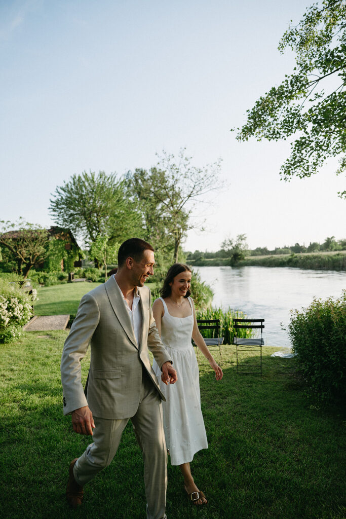 Bride and groom enjoying pre-wedding dinner in the Italian countryside