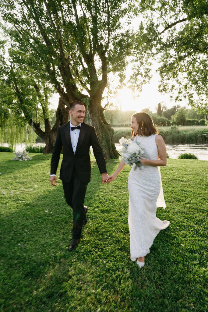 Golden hour wedding portrait at La Finestra Sul Fiume