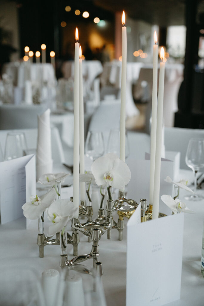 Stilvolle Tischdekoration einer Hochzeit in Berlin